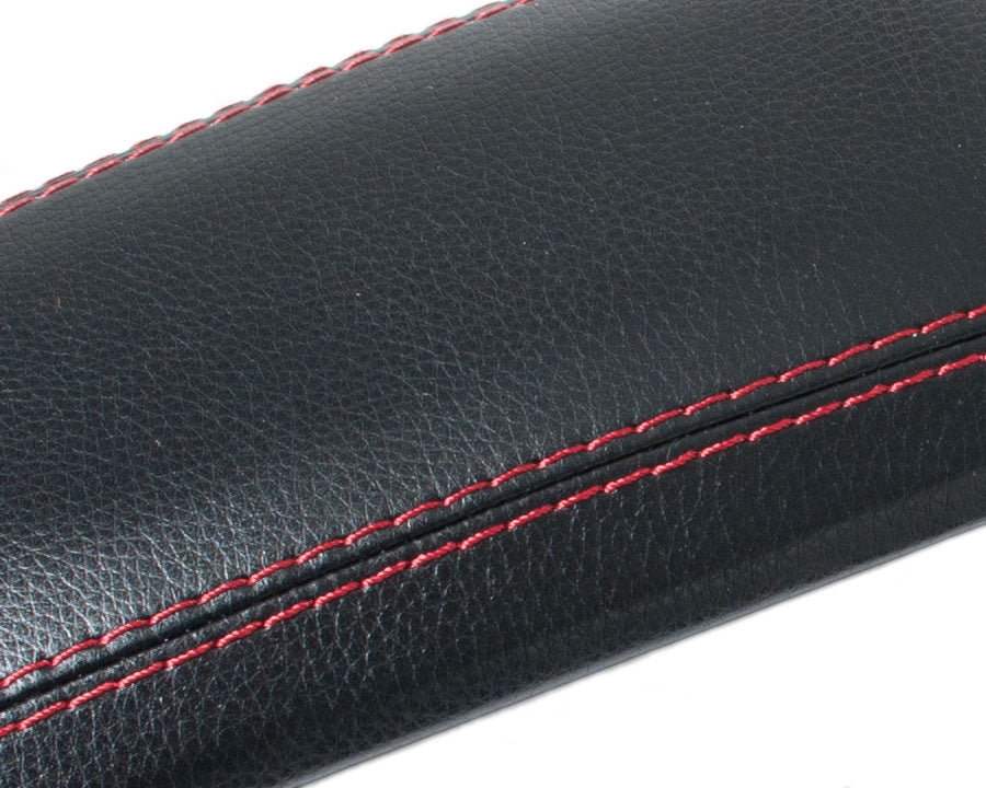 Uitbreidingsset kunstleren klep voor Cargoods armsteun - Kunstleer - Zwart met rode stiksels