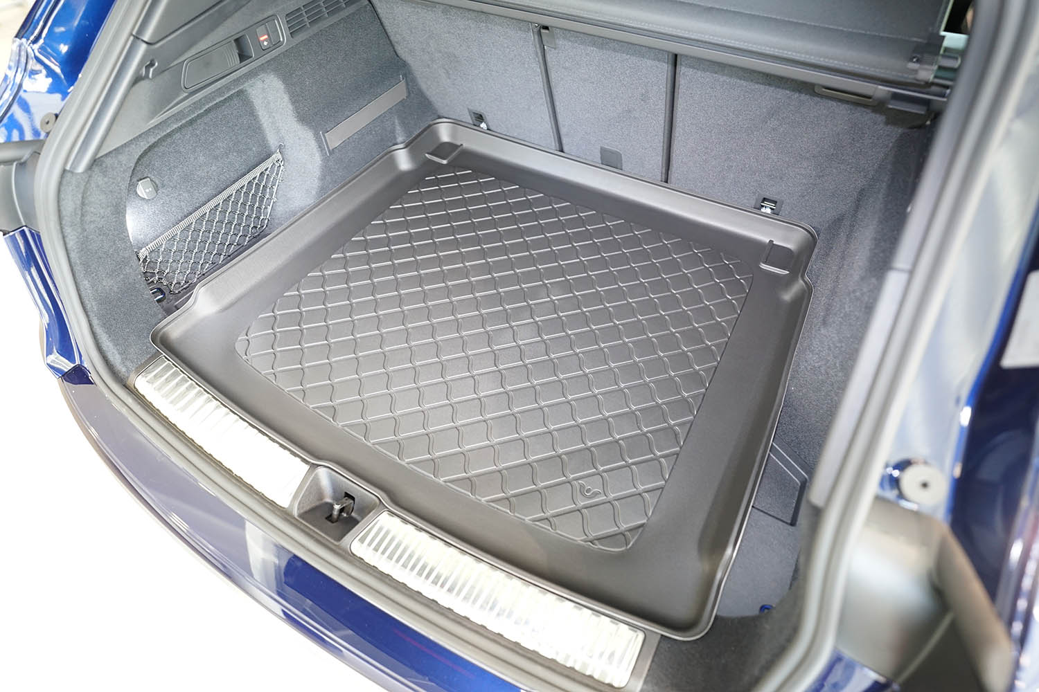 Guardliner kofferbakmat voor Audi Q5 (GU) (vanaf 2024-), met verstelbare achterbank - TPE-Rubber