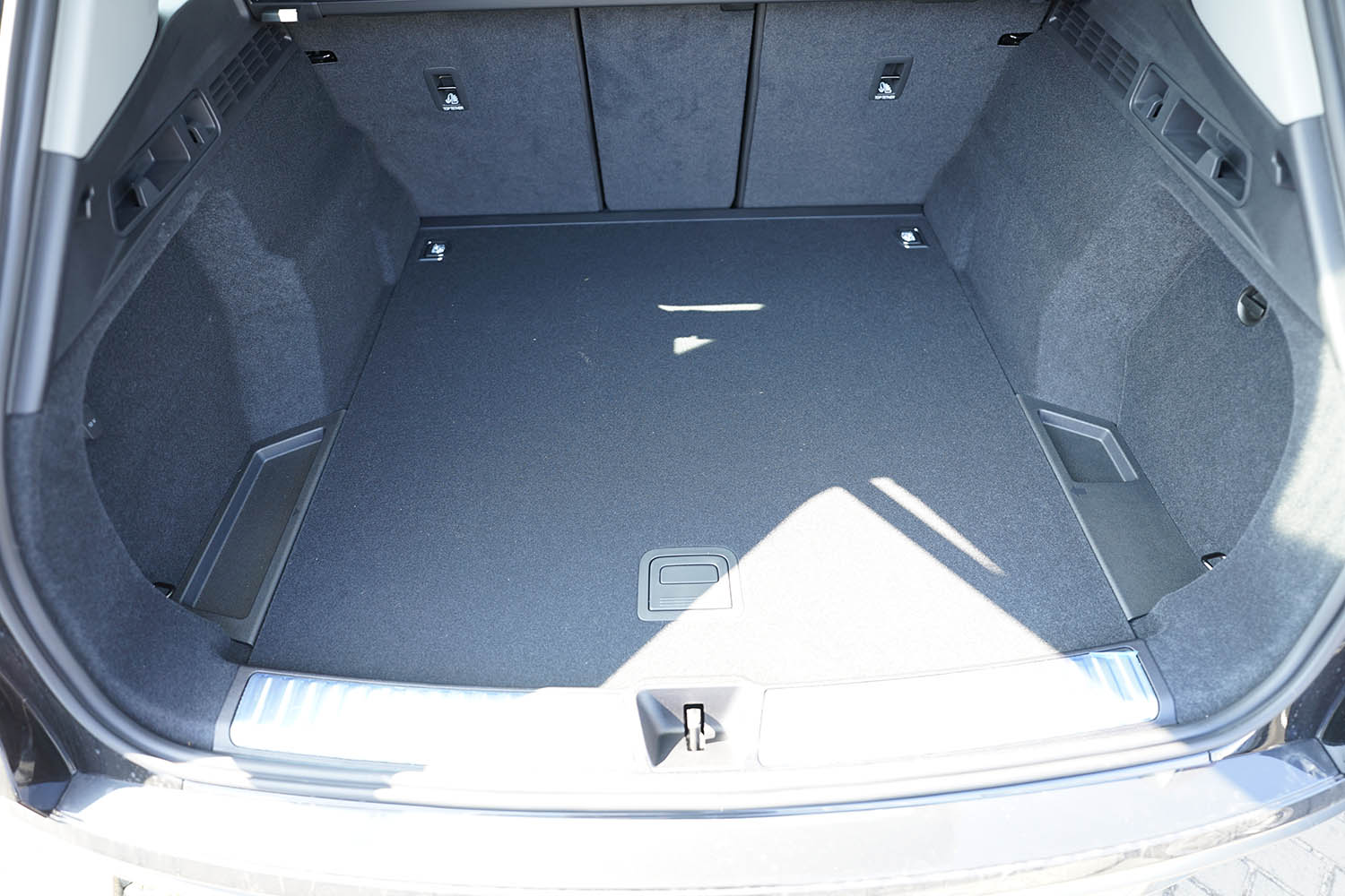 Guardliner kofferbakmat voor Audi Q5 (GU) (vanaf 2024-), met verstelbare achterbank - TPE-Rubber